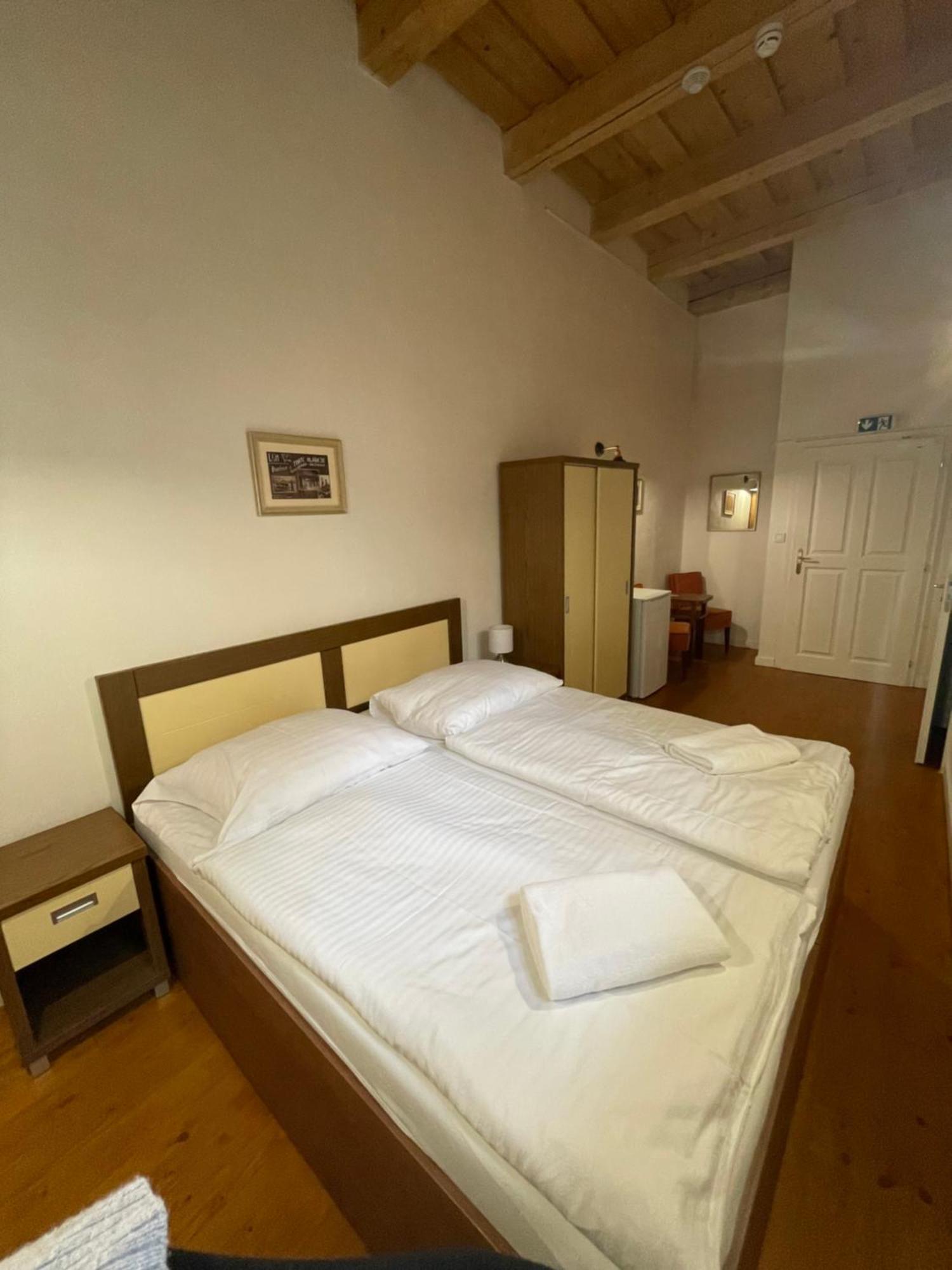 Hostel Cosmopolitan* Banská Štiavnica Kültér fotó